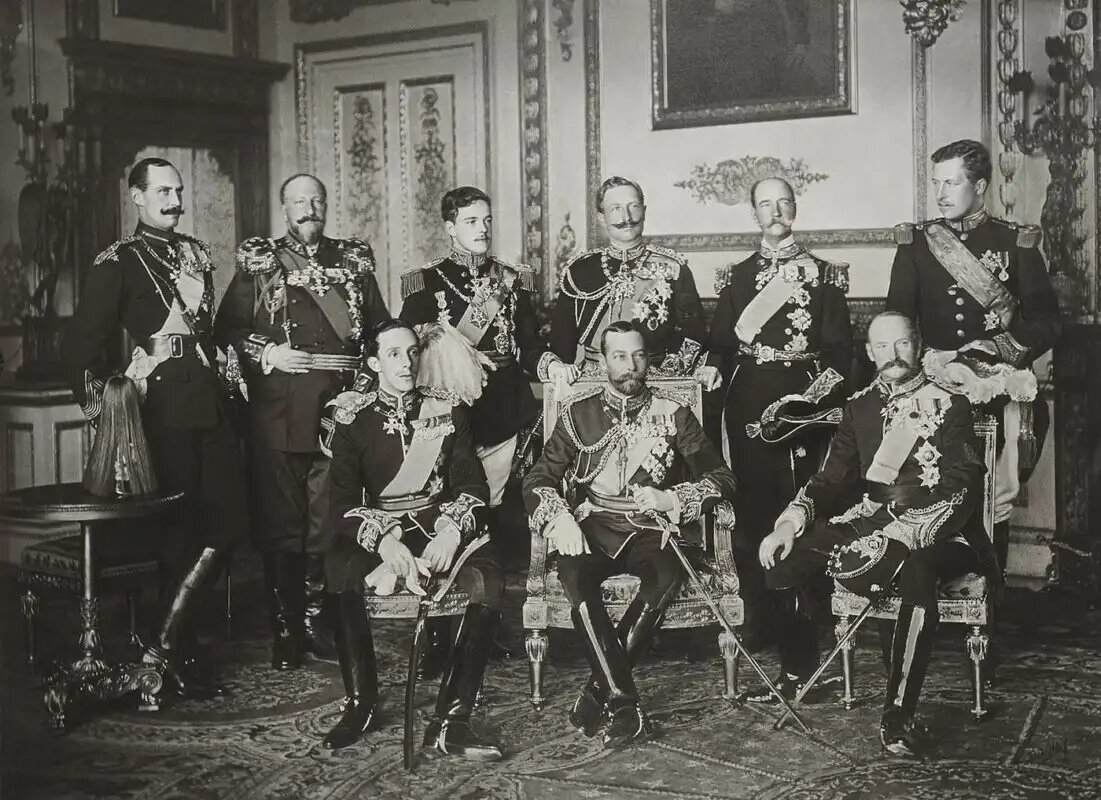 Девять монархов на похоронах британского Эдуарда VII, 1910 год. Фоторграфы: братья Уильям и Даниэль Дауни
