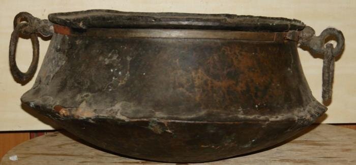 Бронзовый котёл