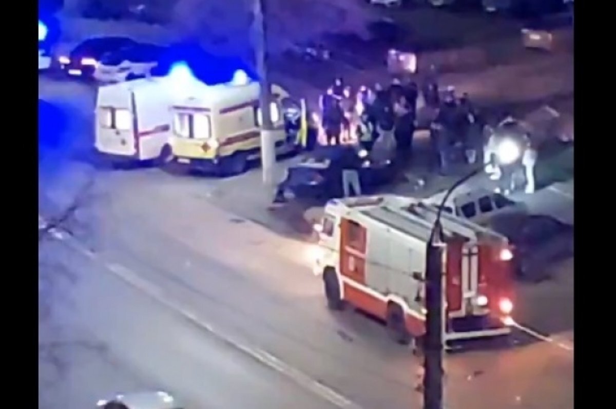    Появилось видео с места серьёзной аварии на Смоленском переулке в Твери