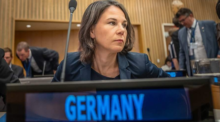 Твое выражение лица, когда в зал вносят твой любимый батут (фото с сайта mk.ru)