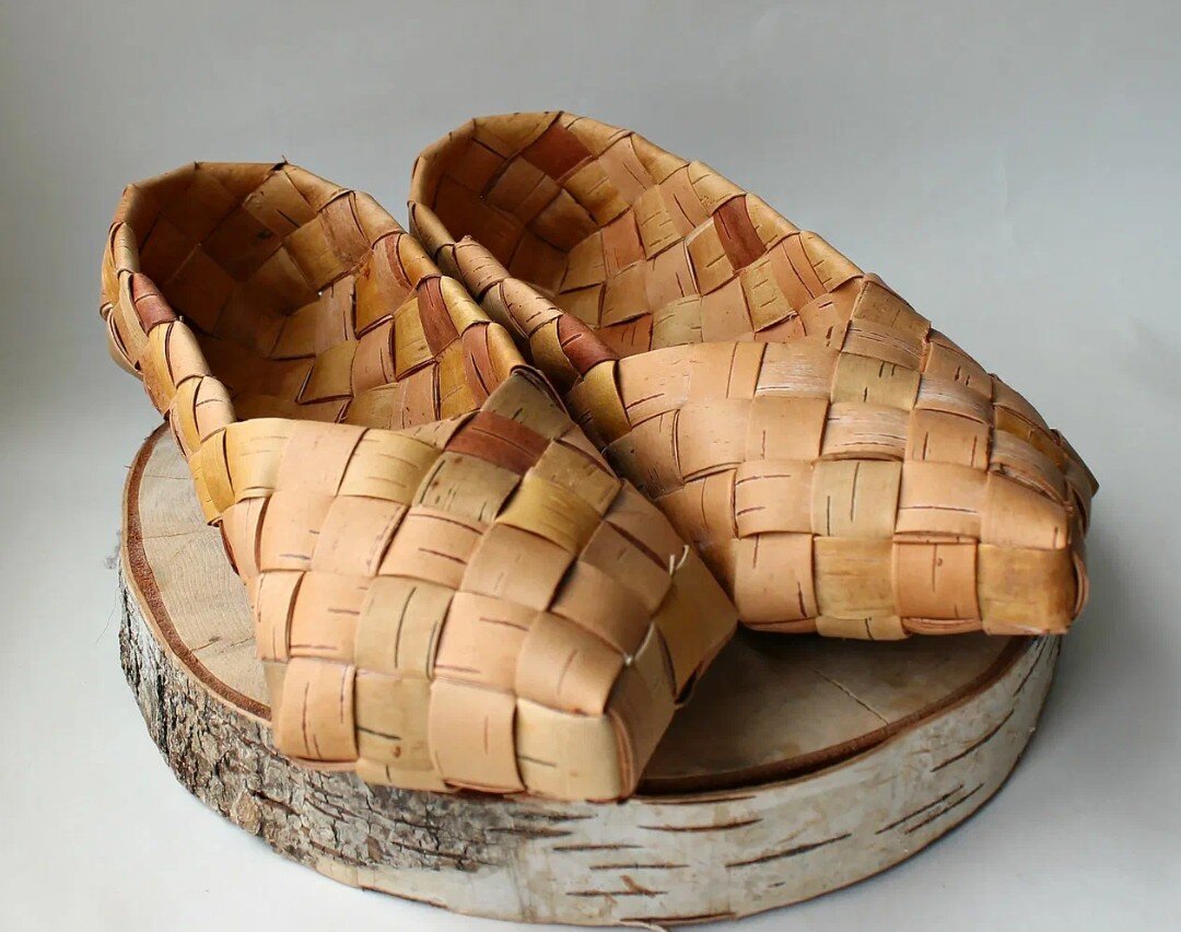 Лапти из березовой бересты, из интернета.
