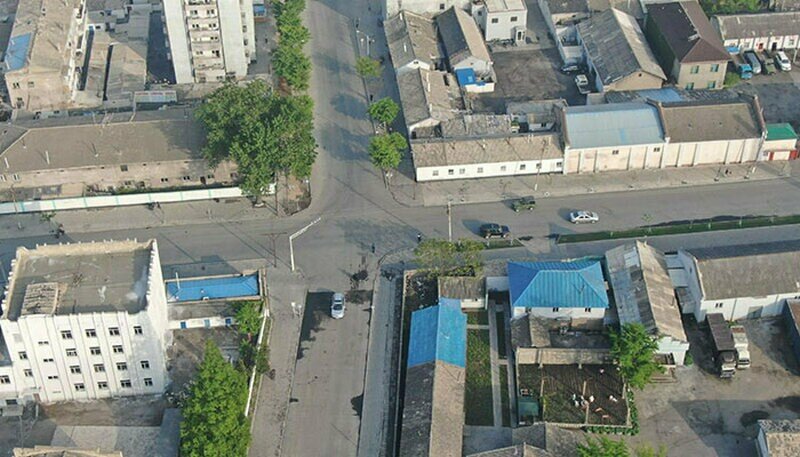    Со стороны Китая запустили дрон и сфотографировали улицы Северной Кореи