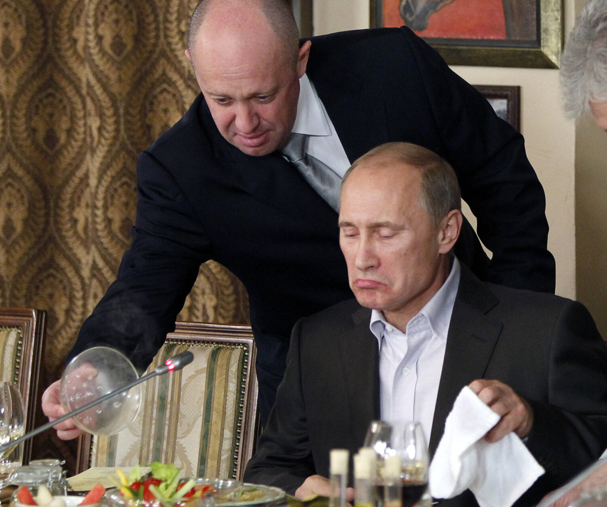 Чекист. Путин неоднократно публично признавался, что они (советские чекисты и прочая советская нечисть) в какой-то момент решили стать "буржуинами", а затем попытаться, "хоть тушкой, хоть чучелком", встроиться в "западный мир" (ничего у них, конечно, не получилось - на Западе слишком хорошо понимают, что из себя представляют советские чекисты, и там этих советских кровавых гопников, подонков и придурков видят насквозь). И ради этого они грохнули свою Совдепию. Совдепию развалили не какие-то "внешние враги" или "шпионы" - это сделали чекисты. Без них это сделать было невозможно. Это они, чекисты, предали, сдали и уничтожили свою Советскую Родину. И сделали это чекисты ради того, чтобы - отстранив от власти Партию и захватив власть в стране самим - стать "буржуинами" и "встроиться" в западную цивилизацию.//В первый раз отстранить Партию от власти и захватить власть в стране чекисты попытались сразу после смерти Джугашвили в 1953 году, при Берии. Но тогда у них не получилось. Тем не менее, они и в дальнейшем упорно шли к своей цели, и в итоге в конце 1980-х годов они ее достигли - продвинув во главу Партии Горбачева, ставленника чекистов и протеже Андропова. И убийство дятловцев в 1959 году, организованное чекистами, стало лишь одним из "эпизодов" в этой схватке за власть над страной между Партией и Чекистской Мафией. Вот в чем состоит главная тайна гибели группы Дятлова. И вот почему чекисты до сих пор прилагают большие усилия, чтобы скрыть правду об этой истории.     