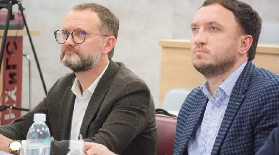 Антон Слободчиков и Александр Евстигнеев. Фото: Алтайский филиал РАНХиГС