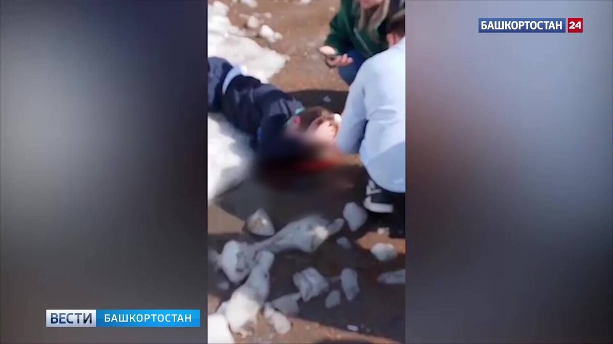    Лопатой по голове: появилось видео момента получения серьезной травмы школьником в Уфе