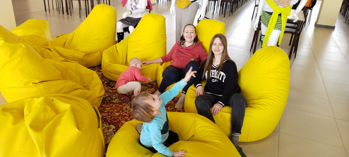 Я со своими тремя дочками)