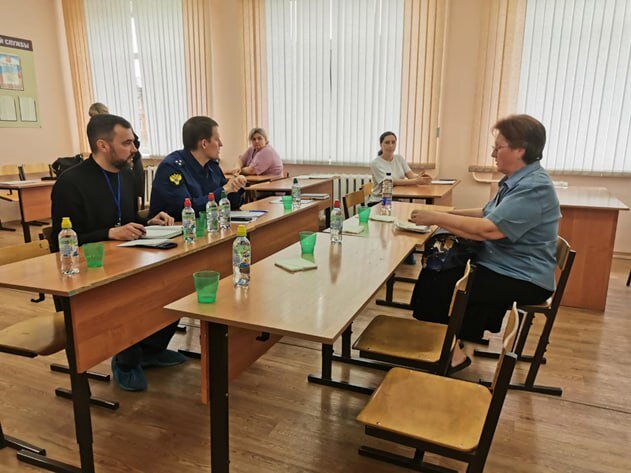    Сотрудники Социального фонда работают в пунктах временного размещения в Орске Кристина Просвиркина