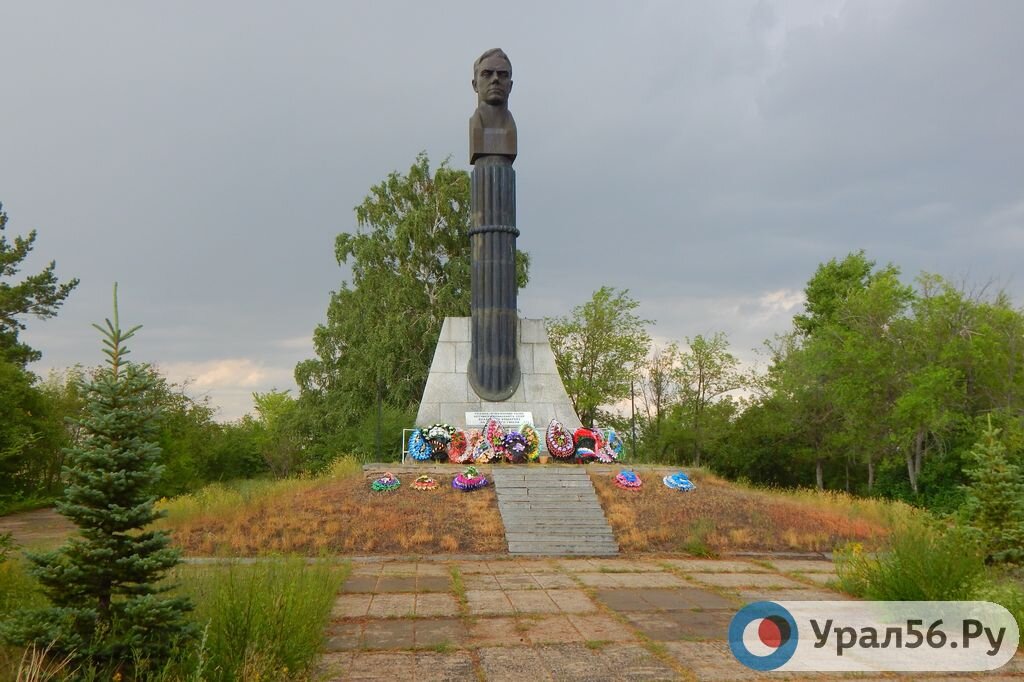 Памятник на месте гибели В.М. Комарова