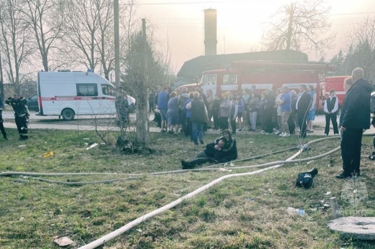    Сотрудники МЧС спасли 7 человек на пожаре в брянском городе Дятьково
