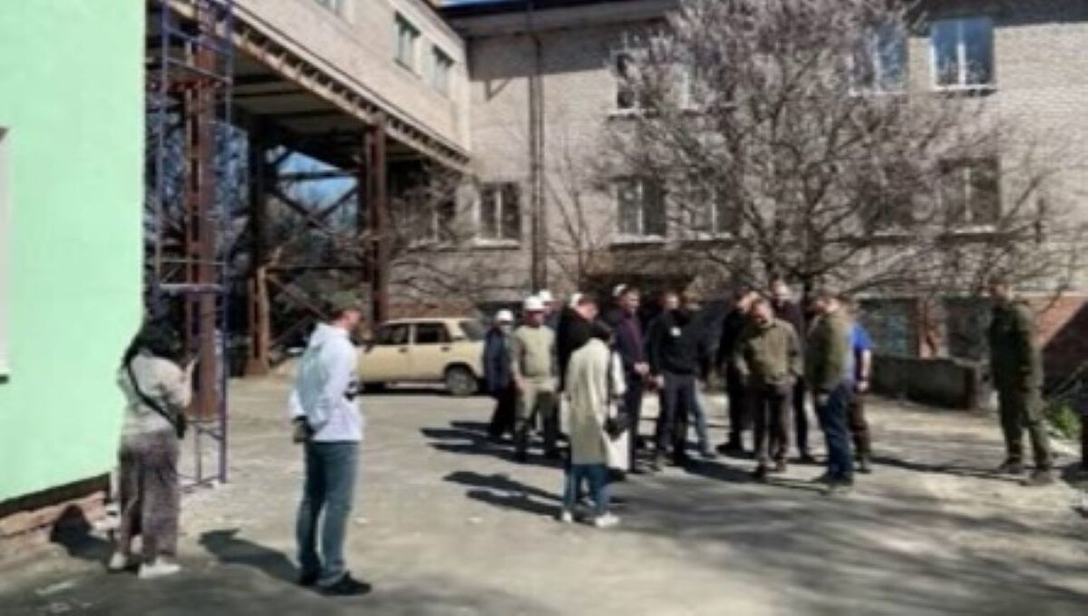    Куряне продолжают ремонтно-восстановительные работы в ДНР