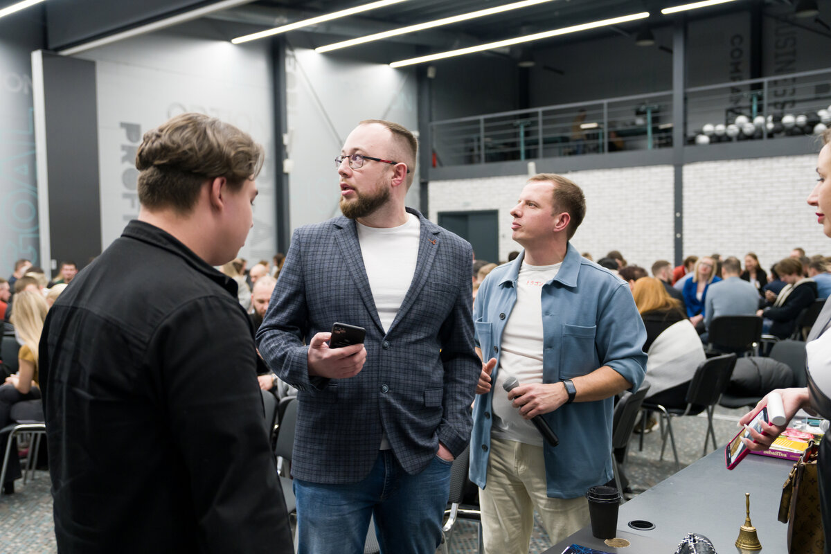 Как поднять просмотры объявления на Авито в 2024 году?