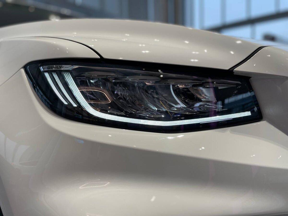 Модель: Geely Atlas Pro Flagship Цвет: Crystal White (Белый) Адрес: Торговая улица, 22, Санкт-Петербург