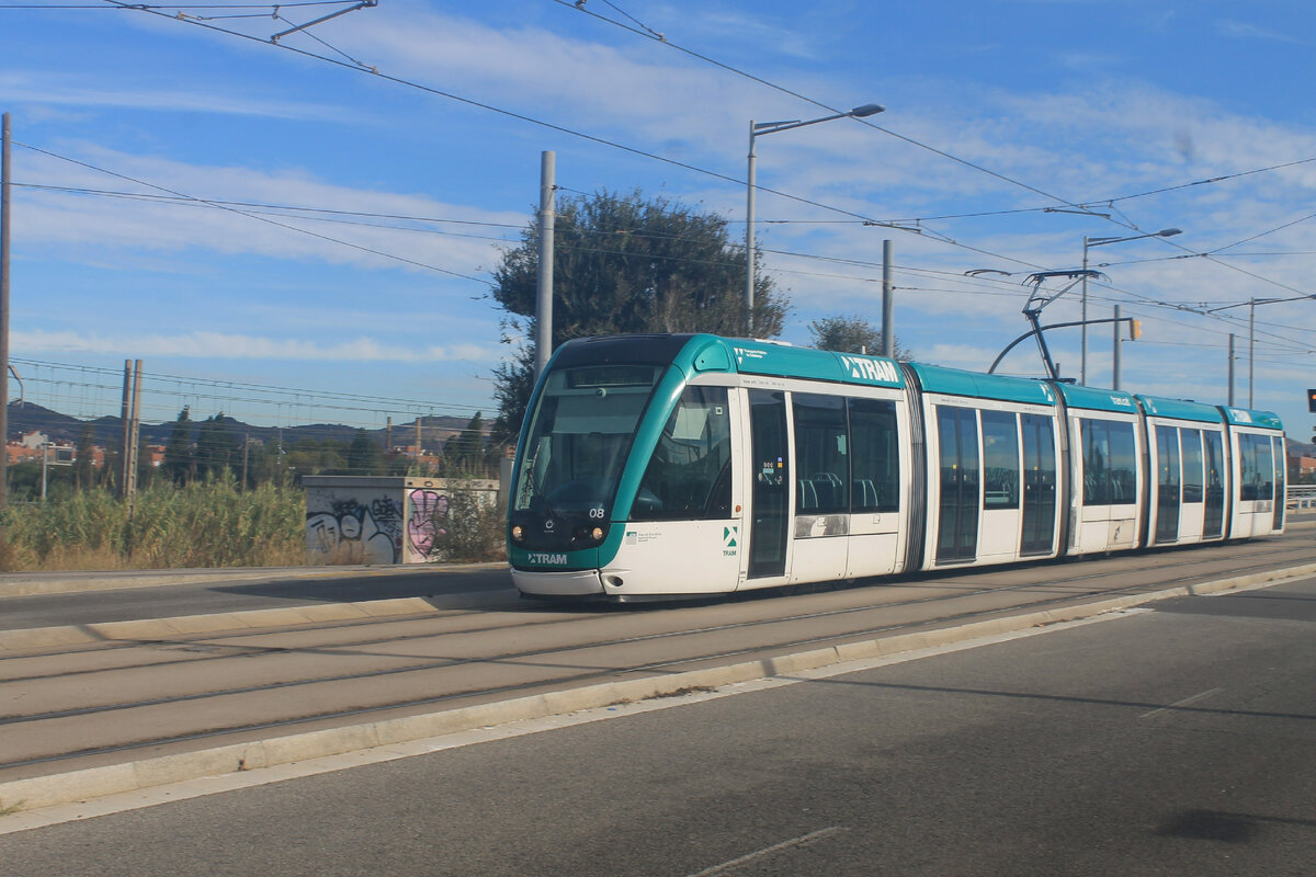 просп. Pont D`Eduard Maristany, маршрут Т5, вагон lstom Citadis 302