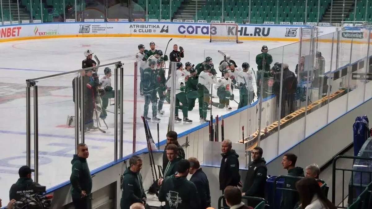     В казанском «Ак Барсе» грядут изменения в связи с окончанием сезона 2023/2024. Портал Metaratings собрал информацию о возможных переходах игроков.