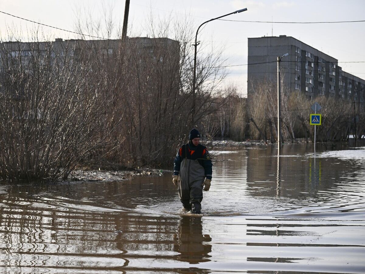   Последствия прорыва дамбы в Орске© РИА Новости / Владимир Астапкович