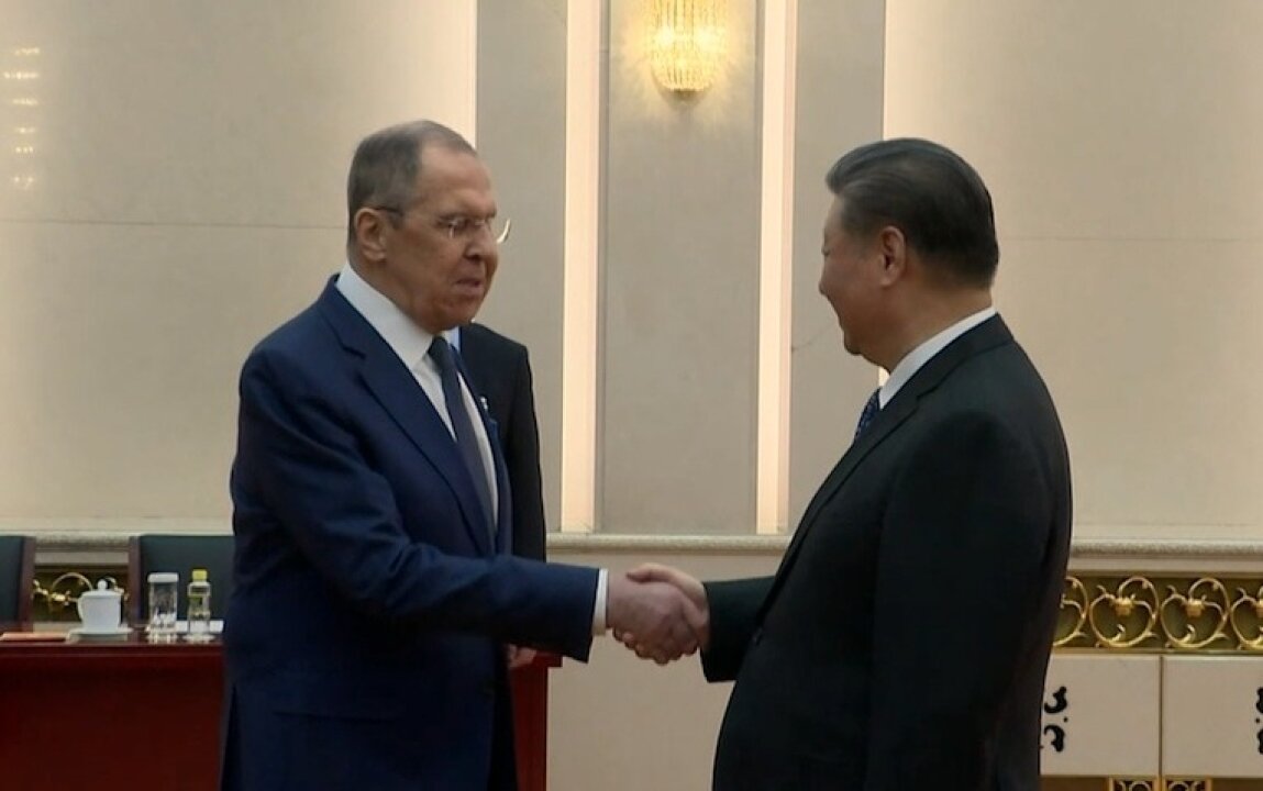    Си Цзиньпин принимает прибывшего в Пекин главу МИД России Лаврова