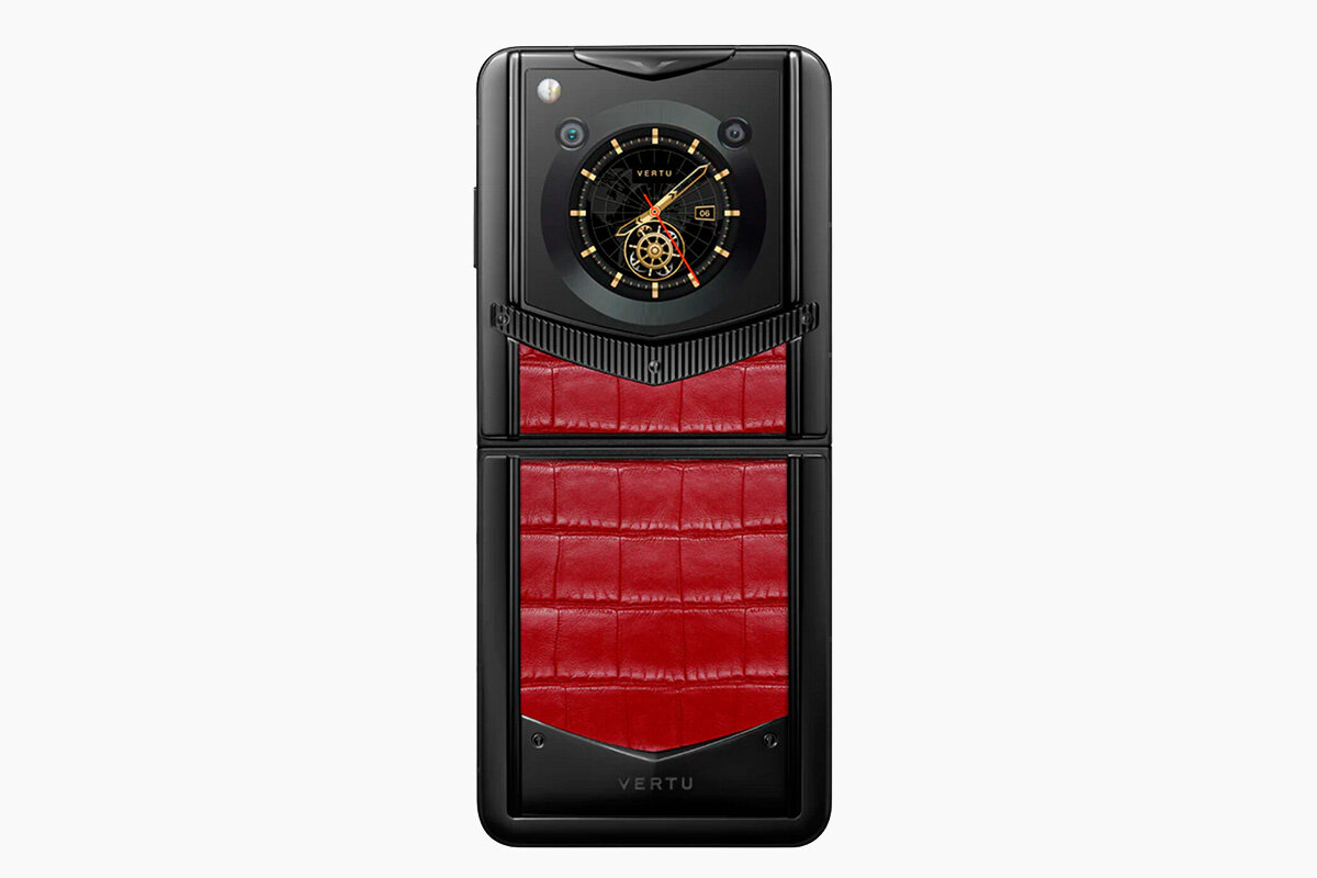 Vertu анонсировала люксовую «раскладушку» Ironflip за $7200. Фото | РБК |  Дзен