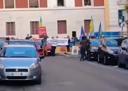    В Италии украинцы попытались сорвать показ фильма о преступлениях Украины в Донбассе