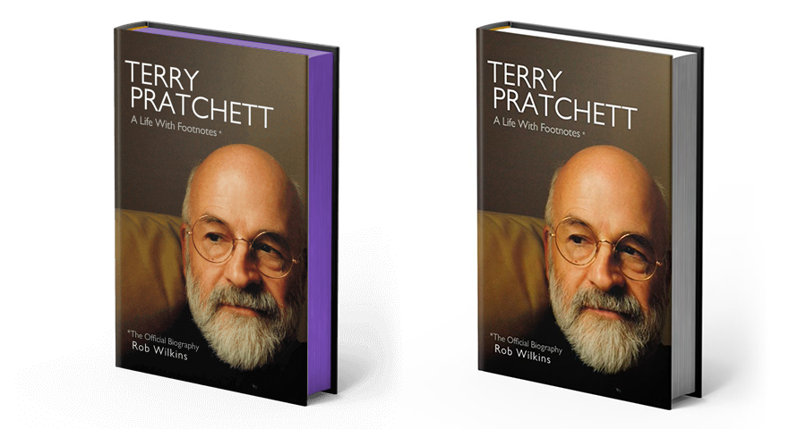 Слева лимитированное издание книги с фиолетовым обрезом, доступное для заказа на discworld.com, справа обычное издание Terry Pratchett : A Life With Footnotes