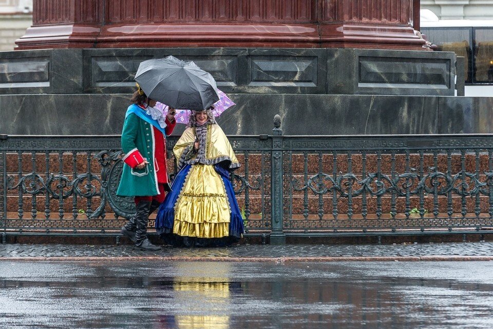 Дождь в Питере. Дождь на Неве. Дожди в Петербурге с 1703 года. Дождливый СПБ фото.