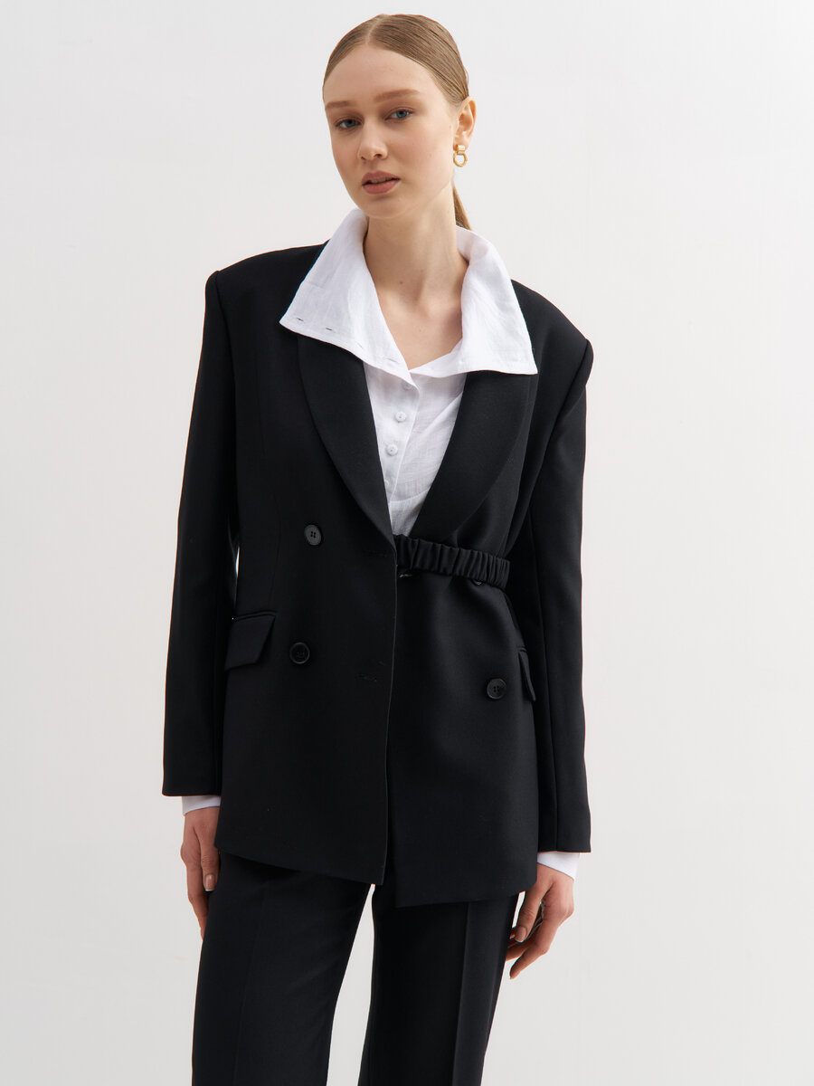 Черный жакет с хлястиком VIRELE