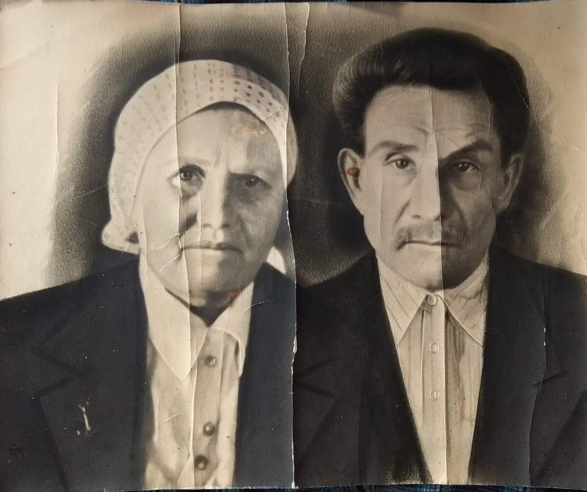 Кузнецовы Спиридон Иванович (1895-1976) и Александра Павловна (1896-1973). Фото. 1940-50-е