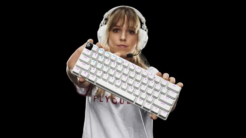    Logitech показала компактную игровую «механику» с чехлом для переноски