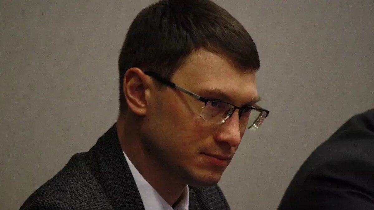     Депутат Государственной Думы от Татарстана Артем Прокофьев хочет вычеркнуть из повестки заседания законопроект. Он касается отмены торгов на установку и эксплуатацию наружной рекламы и продления договоров без торгов до 31 декабря 2034 года.