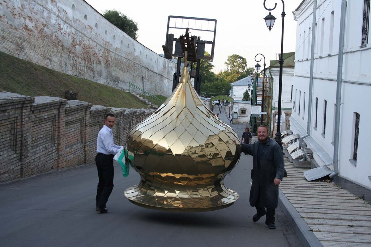Еще на земле