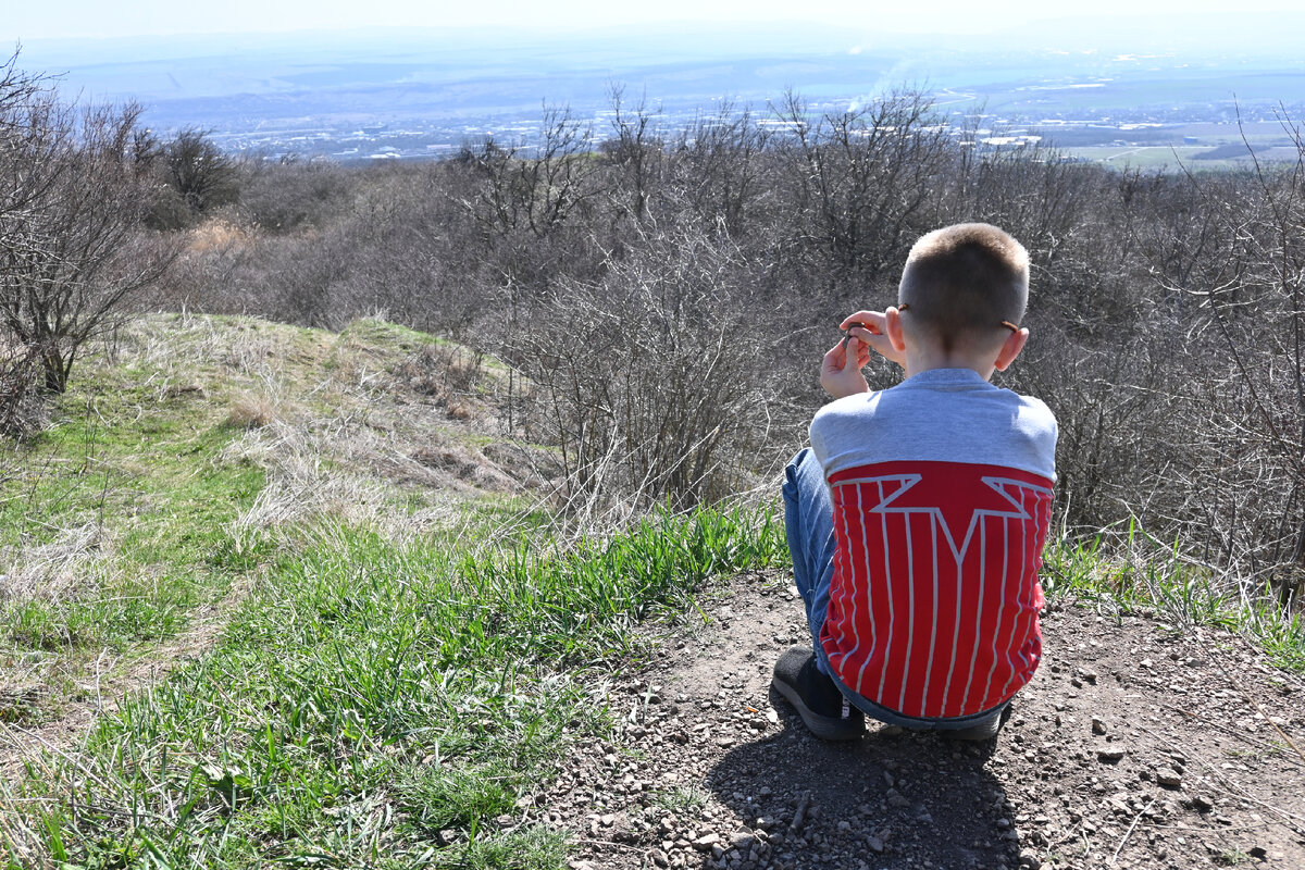 Фото автора. У подножья горы Бештау, март 2024.