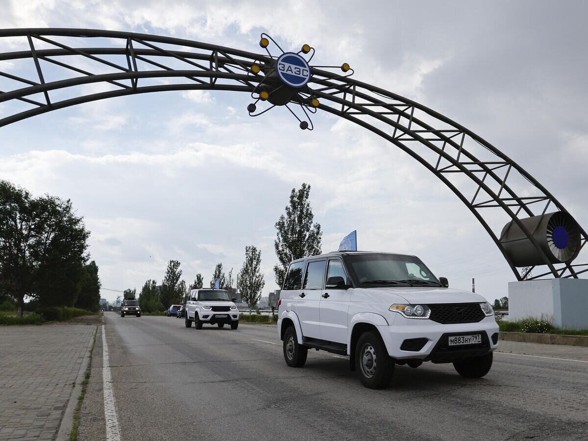    Автомобили делегации Международного агентства по атомной энергии (МАГАТЭ) во главе с генеральным директором агентства Рафаэлем Гросси на территории Запорожской атомной электростанции© РИА Новости / Таисия Воронцова