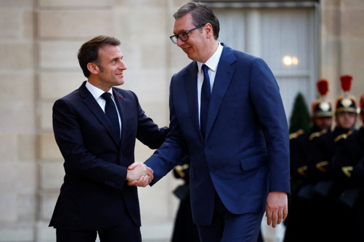    Эммануэль Макрон и Александр Вучич.