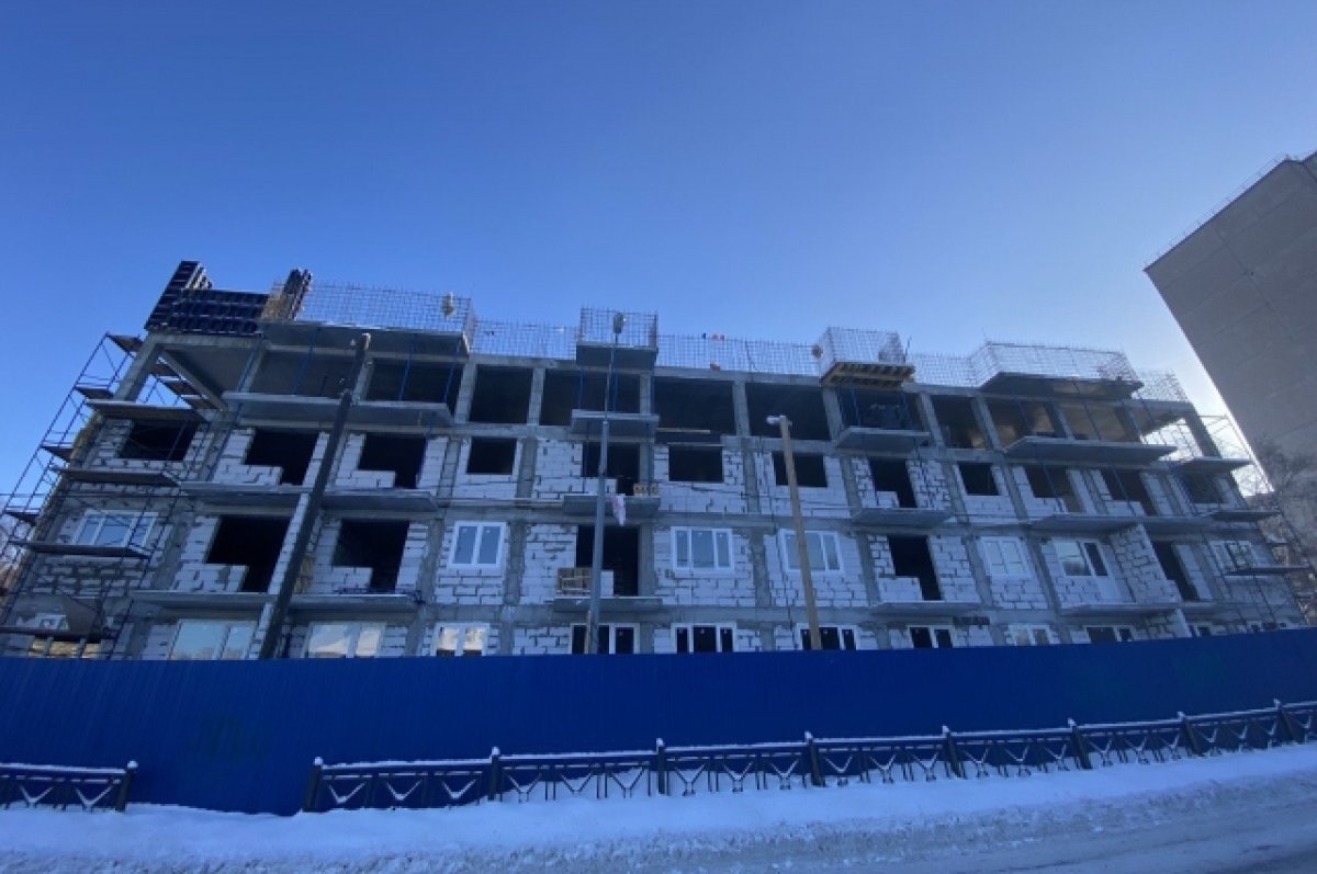    Начали монтаж окон в строящемся доме на улице Бондарной в Мурманске