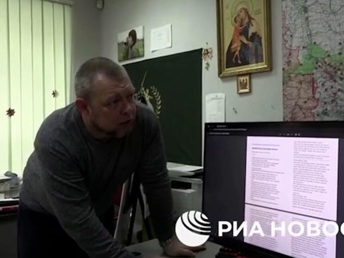     Телефон с детским порно нашли при эксгумации тел украинских военных, рассказал секретарь группы по розыску захоронений© РИА Новости