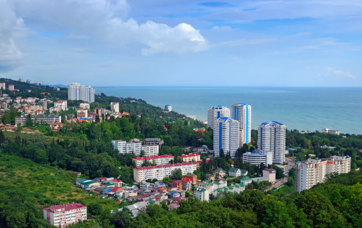 Сочи бывает. Сочи и Адлер. Курортный город Сочи. Сочи центр города.