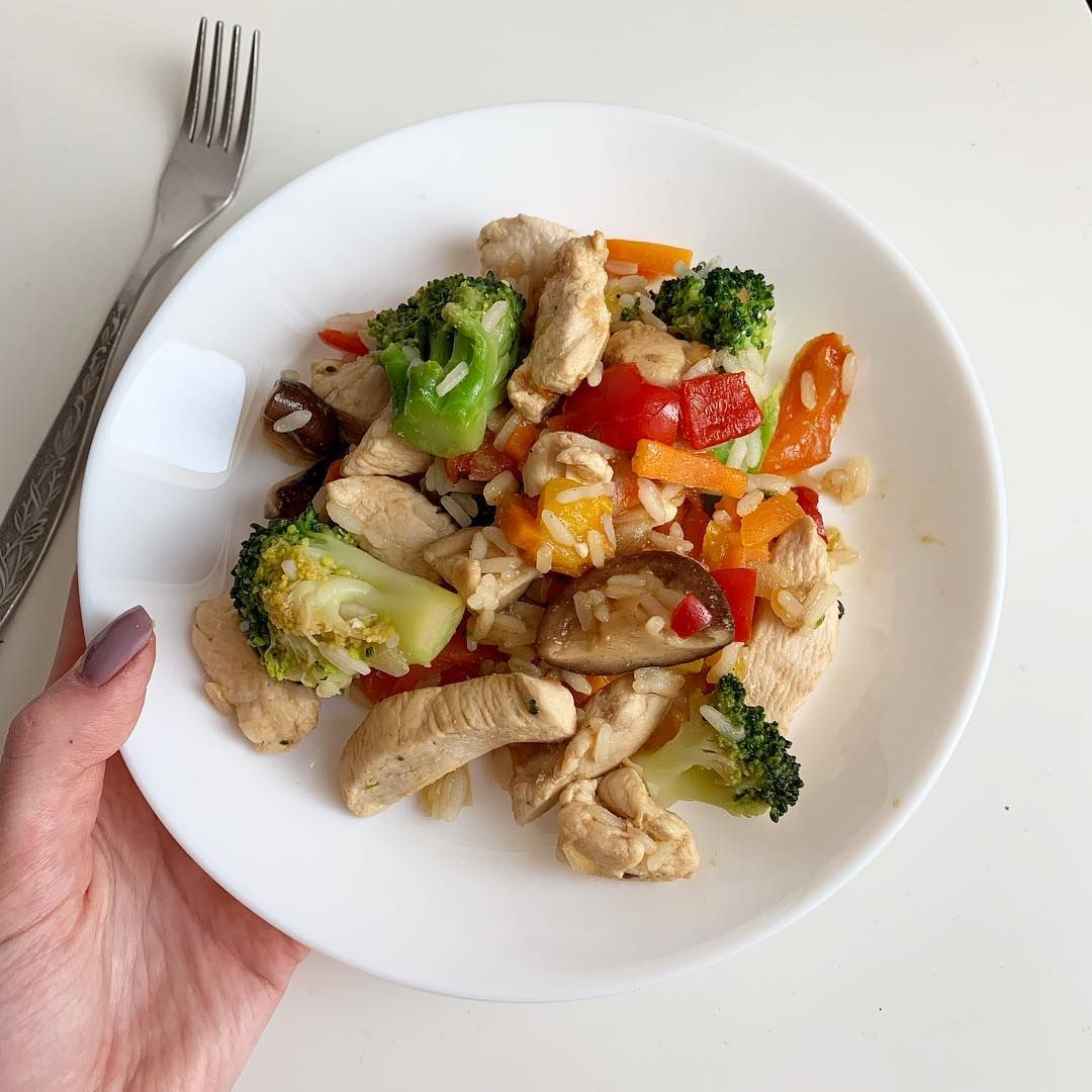 Это мой обед, как вы понимаете, я не наедалась от слова совсем.