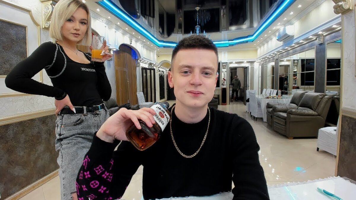 Донат девушки