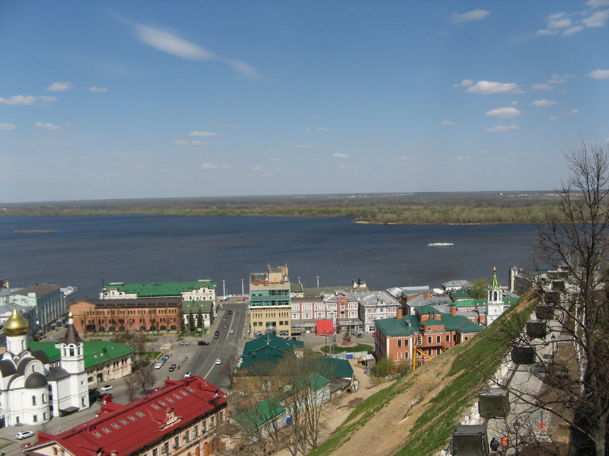 Это Нижний Новгород - другой город на Волге, не Ульяновск. Фото автора.