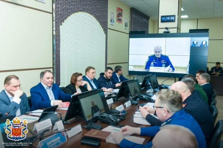    Глава МЧС России Александр Куренков провел заседание противопаводковой комиссии Белов Михаил Александрович