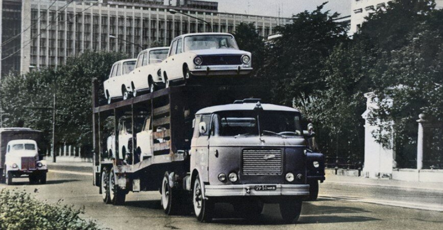 Советское автомобилестроение было гордостью СССР. Большое количество предприятий работало на выпуск самой разной техники, и также были поставки в зарубежные страны.