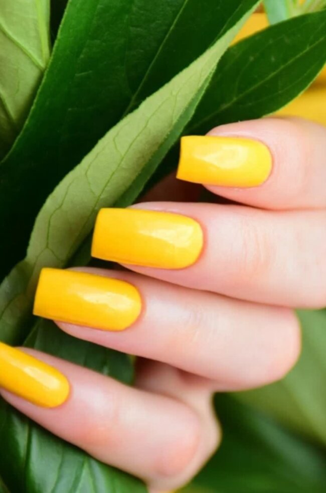 Цвет спелого лимона тоже в фаворите!