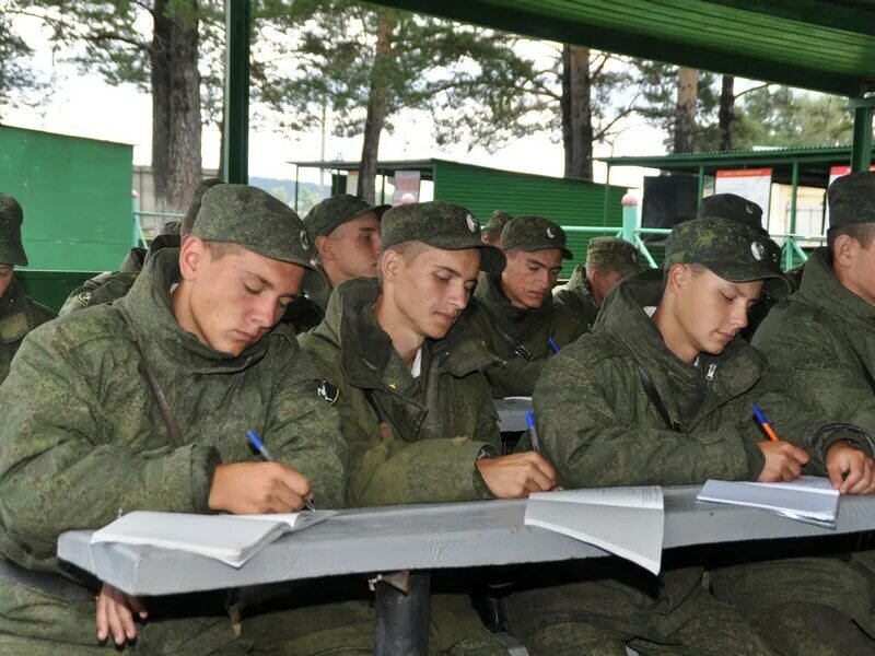 Курс молодого бойца сколько. Солдат КМБ. КМБ В военном училище.