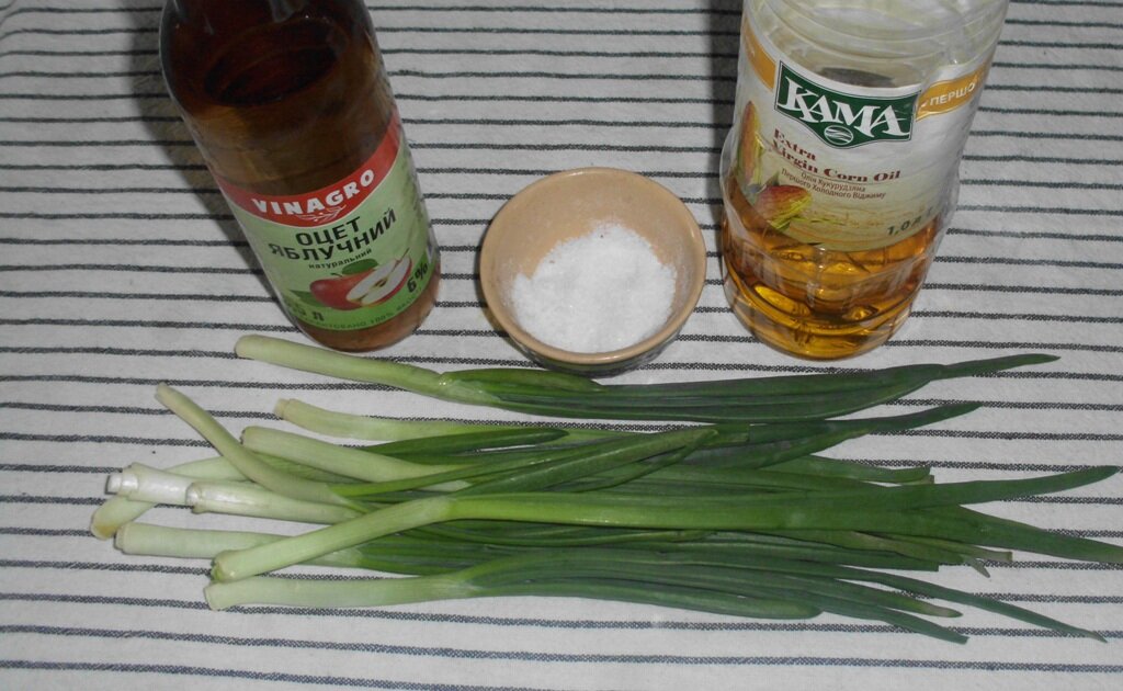 Продукты для приготовления салата из зелёного лука. Личное фото автора канала Житейская проза