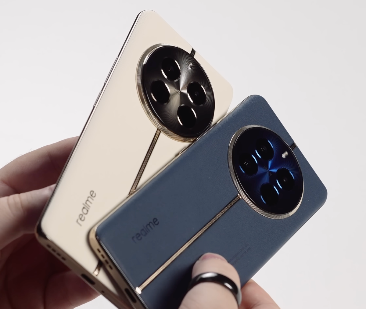 Realme 12 Pro + и Realme 12 Pro.