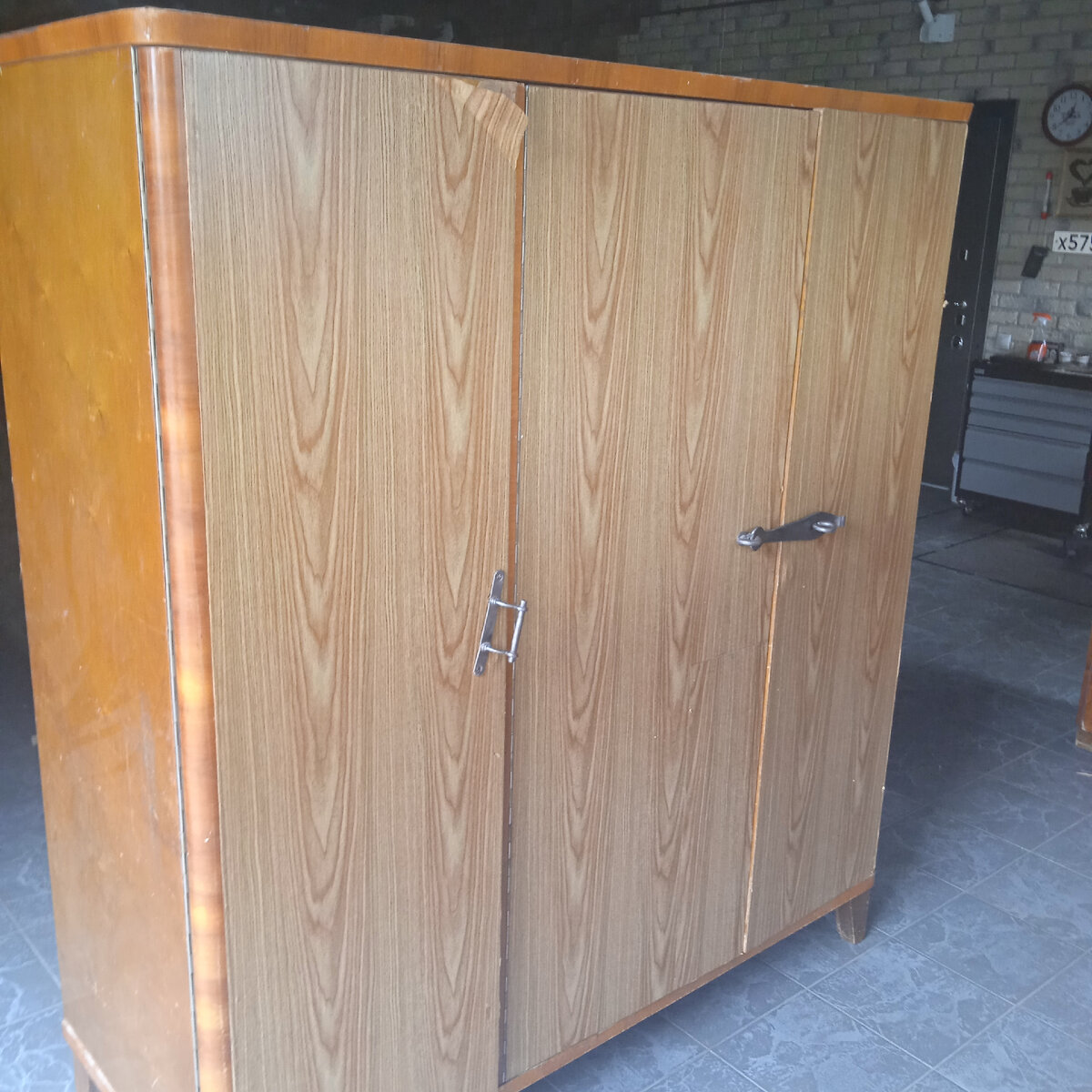 Вот какой он был, шкафчик.