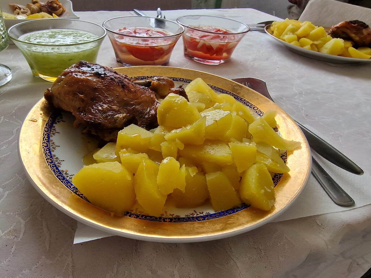 какой будете? Огуречный или помидорный? я взяла помидорный, там хотя бы кусочки помидоров