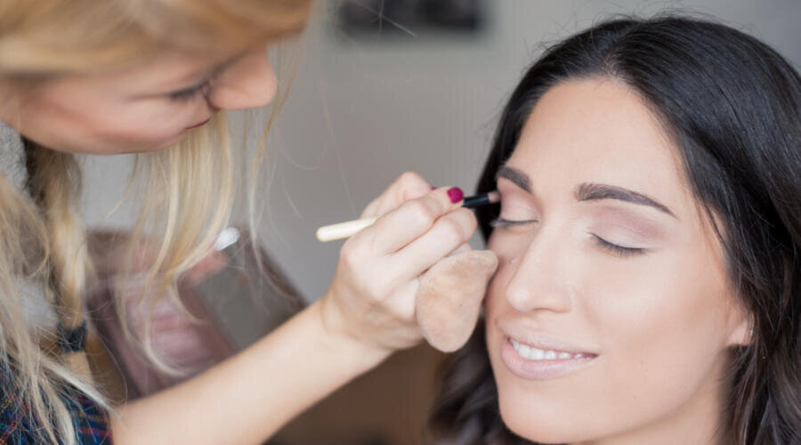    Режим экономии: как использовать в быту ненужную косметику? Фото: milosljubicic, по лицензии shutterstock.com