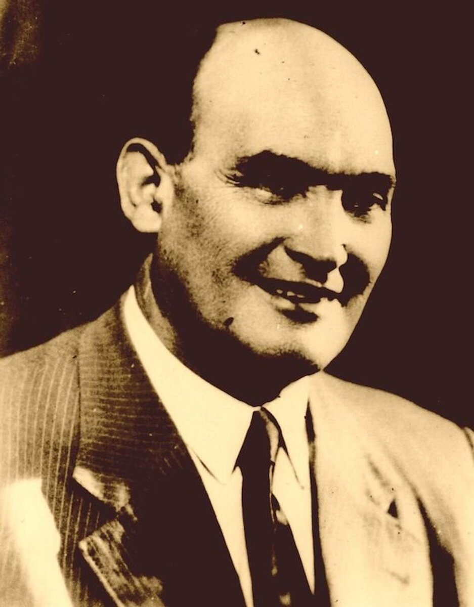 Оливейра был фантастическим, новаторским футбольным тренером, не считая того, что он был агентом военной разведки