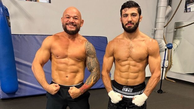    Арман Царукян (справа) и Глейсон Тибау (слева). Соцсети