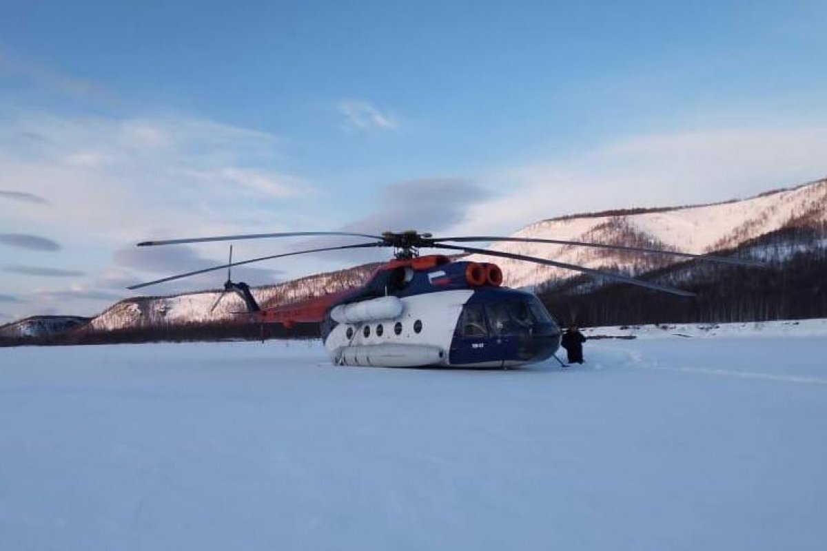    Вертолёт Ми-8 аварийно сел на реку в Хабаровском крае